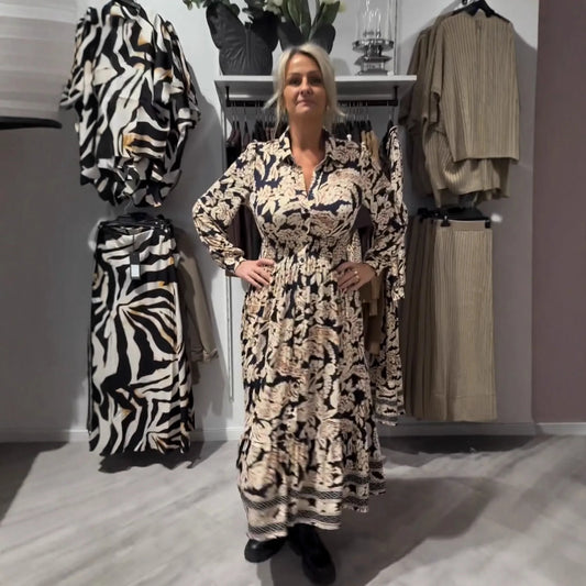 Viveka – Stilfull och bekväm kontorsklänning