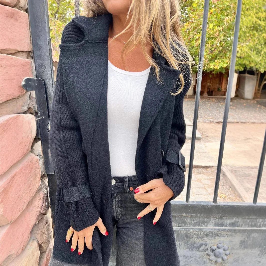 Avelina – Den stilrena dubbelknäppta jackan för höst och vinter