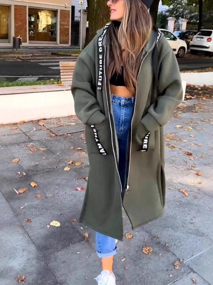 Ylva – Lång trenchcoat med elegans och värme