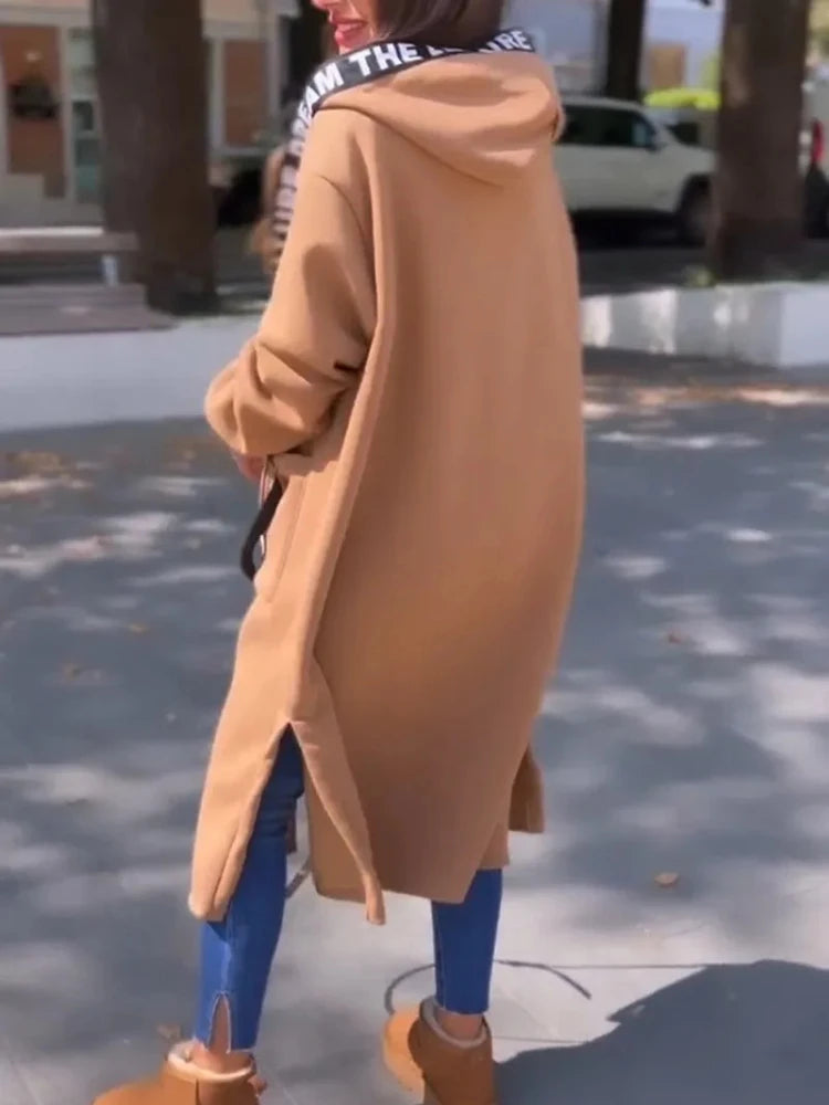 Ylva – Lång trenchcoat med elegans och värme