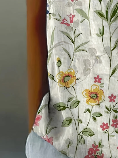 Anisa - Damshirt med vacker blommönster och bekväm passform - Véloria Studios