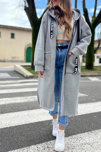 Anita – Din eleganta följeslagare för höstens och vinterns dagar - Véloria Studios
