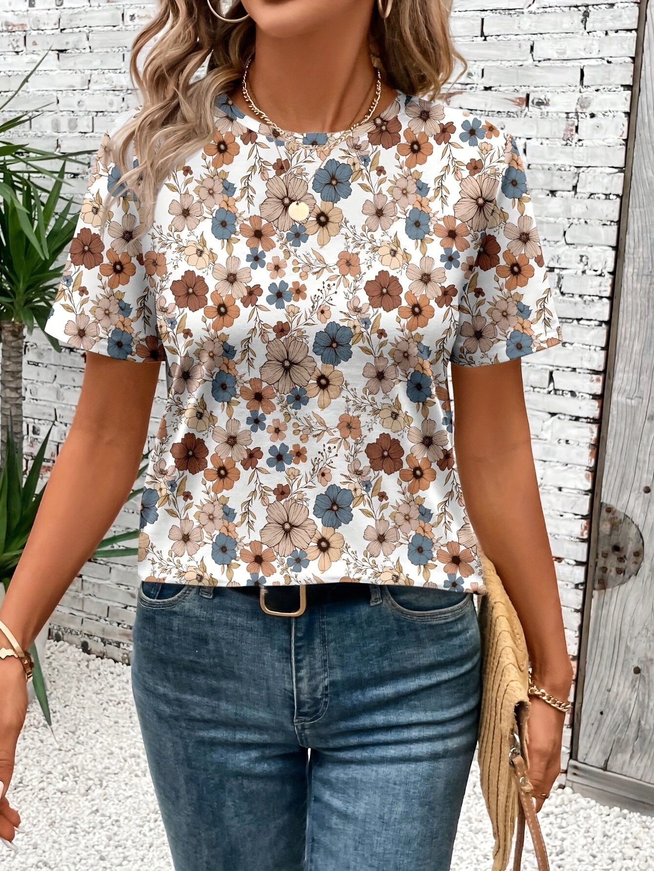 Bett – Smickrande och följsam t-shirt med lätt stretch - Véloria Studios