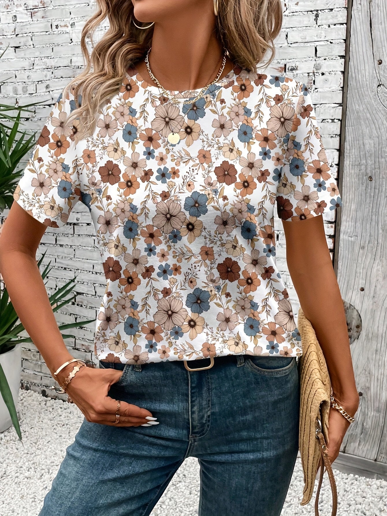 Bett – Smickrande och följsam t-shirt med lätt stretch - Véloria Studios