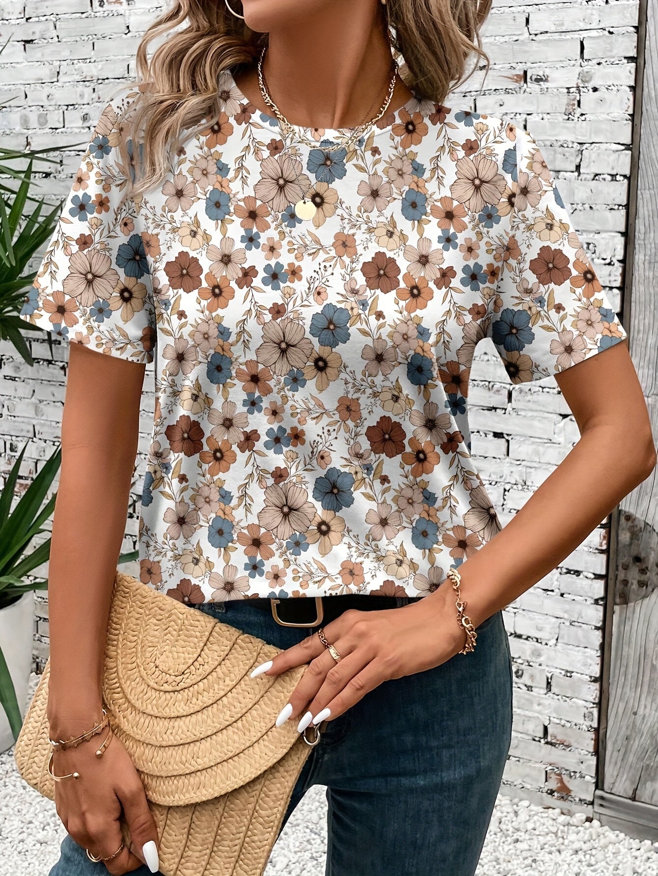 Bett – Smickrande och följsam t-shirt med lätt stretch - Véloria Studios
