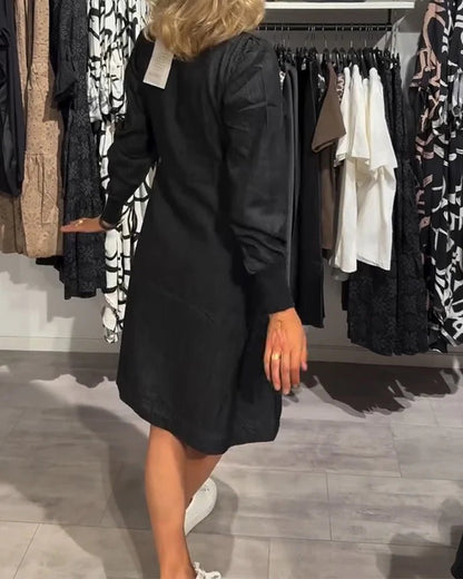 Briska – Klänningen som kombinerar komfort och stil - Véloria Studios