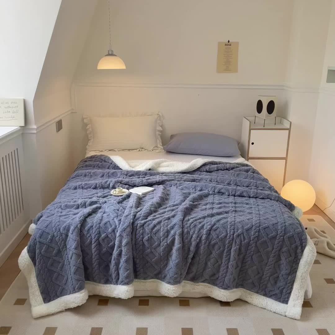 CuddleBuddy – Din mjuka följeslagare året runt - Véloria Studios