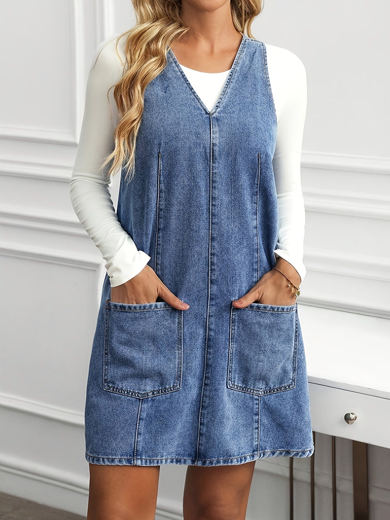 Emelie – Elegant ärmlös klänning för vår och sommar - Véloria Studios