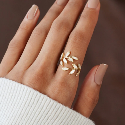 Serene – Guldblad Ring