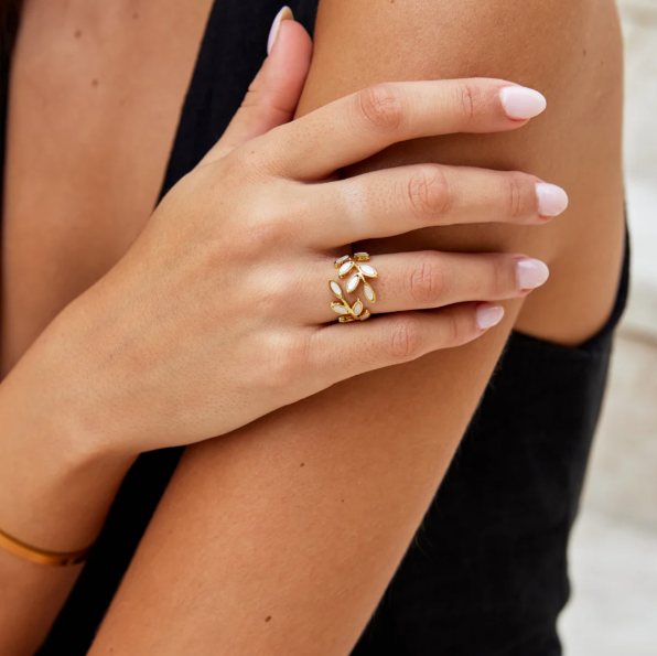Serene – Guldblad Ring